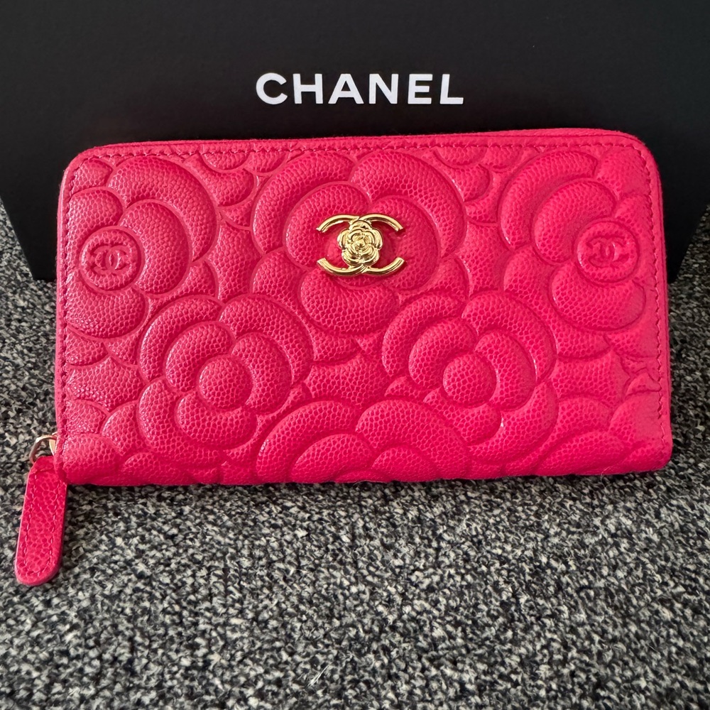 Rare Chanel Camellia Fuchsia Floral Embossed Continental Wallet